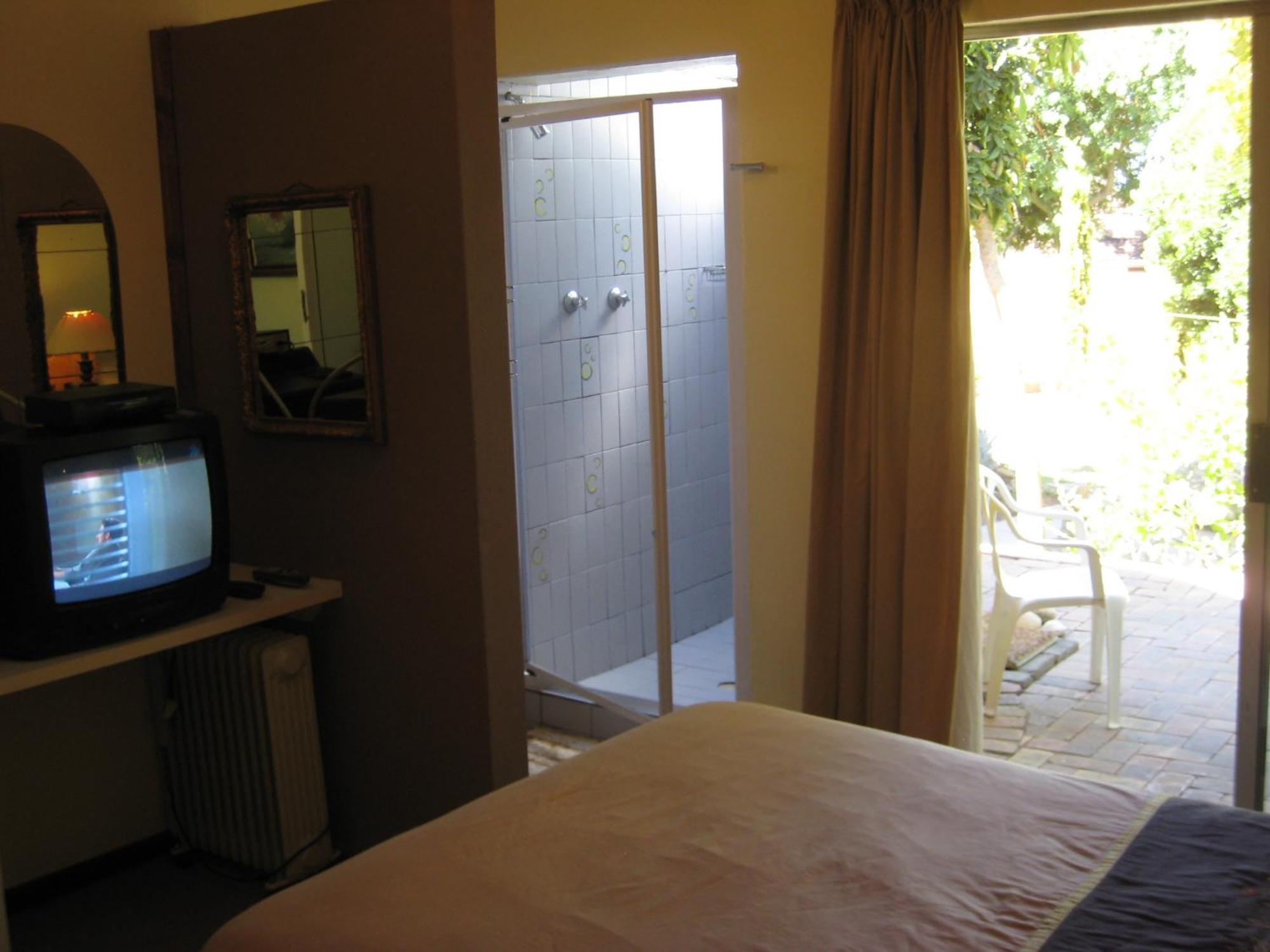 Aurora Guest Units Hotel Durbanville Room photo